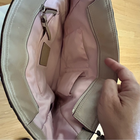 Coach champagne Gallery Leather Zipper Tote Shoulder Bag No. E1260-F19456 - Picture 8 of 9